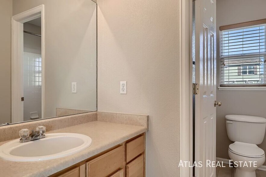 Building Photo - 4526 Crow Creek Dr