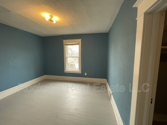 Building Photo - 519 E Ermina Ave