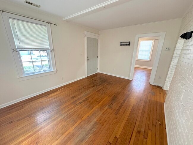 Building Photo - Charming Two-Bedroom Single Family Home with Detached Garage