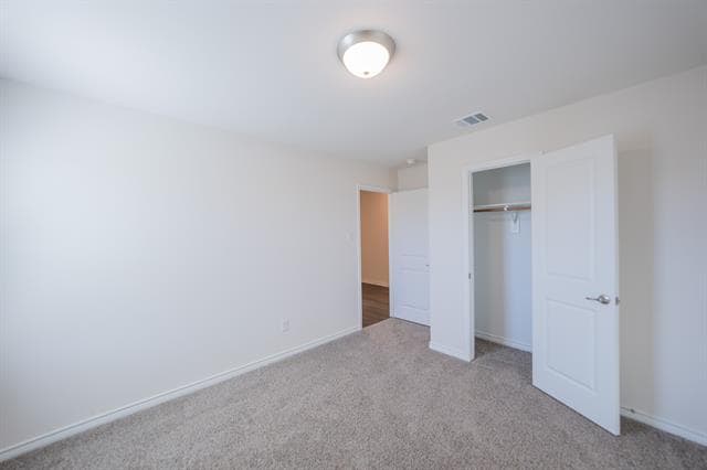 Building Photo - 400 Willow View Way