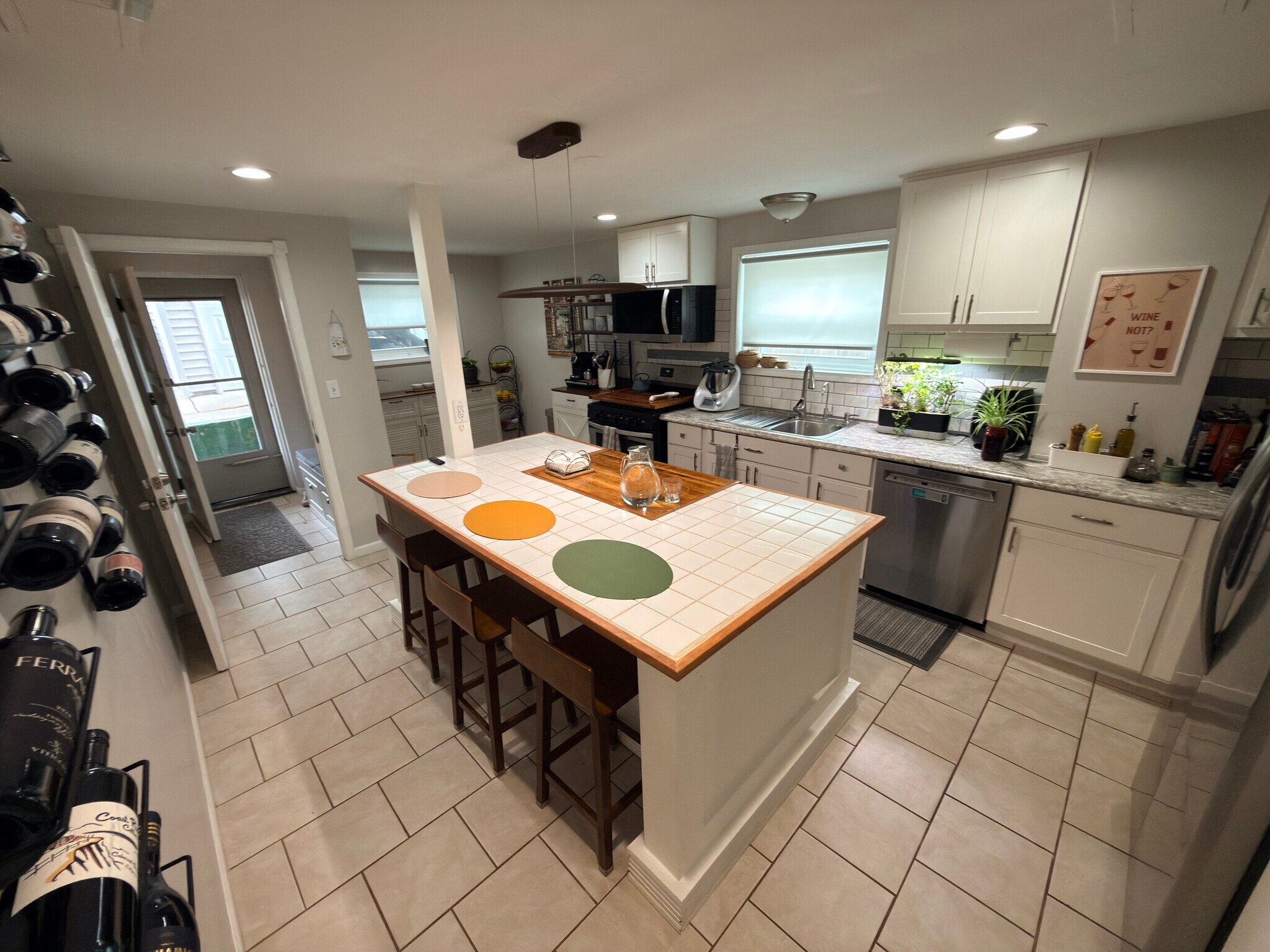 Kitchen - 5061 W Eddy St