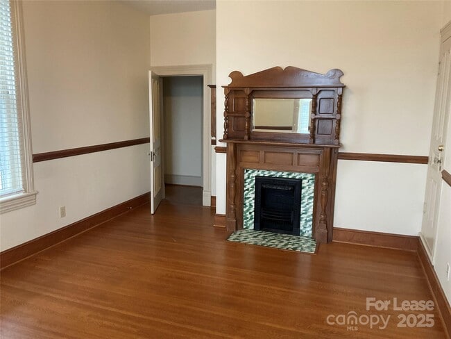 Building Photo - 409 N Main St