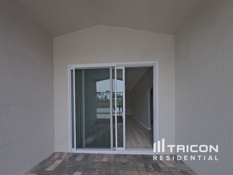 Building Photo - 9444 Azalea Ridge Way