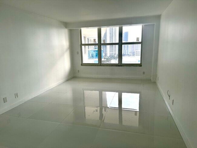 Building Photo - 3800 S Ocean Dr