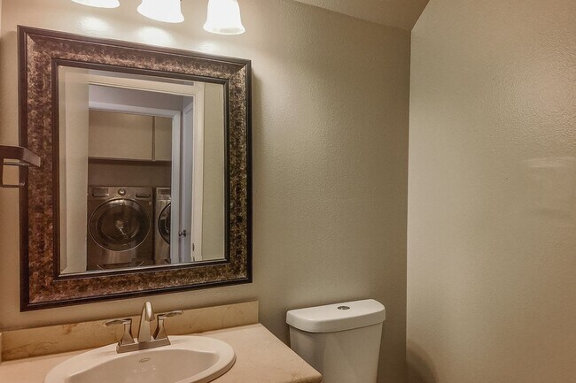 Building Photo - Modern Comfort with Pool & Spa in The Lakes – Solar Equipped Home