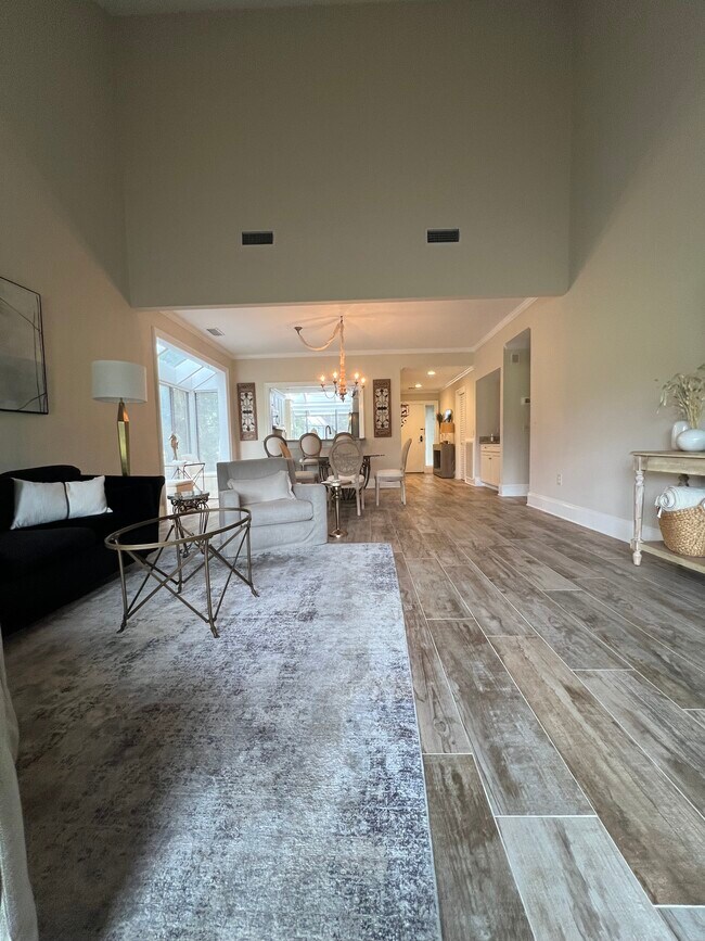 Building Photo - 60 Carnoustie Rd