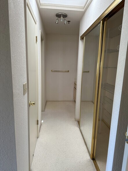 Master hallway & double closet - 186 Pelican Ln