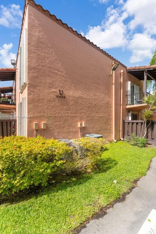 Building Photo - 10832 N Kendall Dr