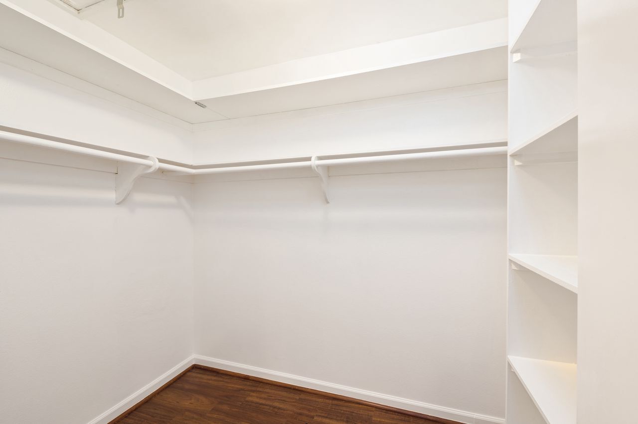 Building Photo - 4732 Park Granada