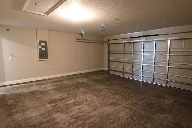 Building Photo - 42 Huesca Ct
