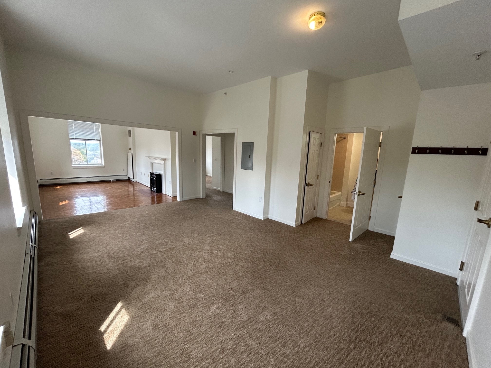 Building Photo - 79 Bramhall St