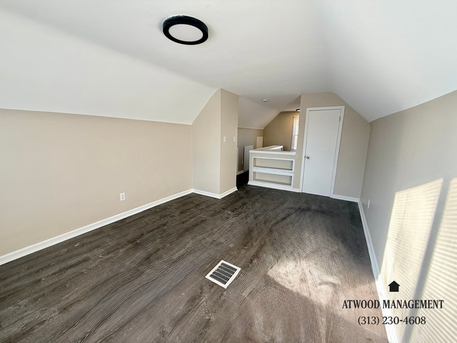 Building Photo - Fully Renovated 3-Bedroom Home – Move-In Ready for You!