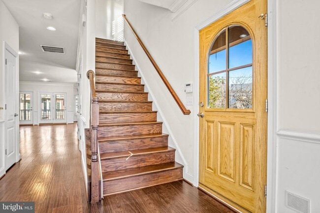 Building Photo - 211 Mill St