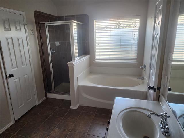 Building Photo - 5414 Old Blush Dr