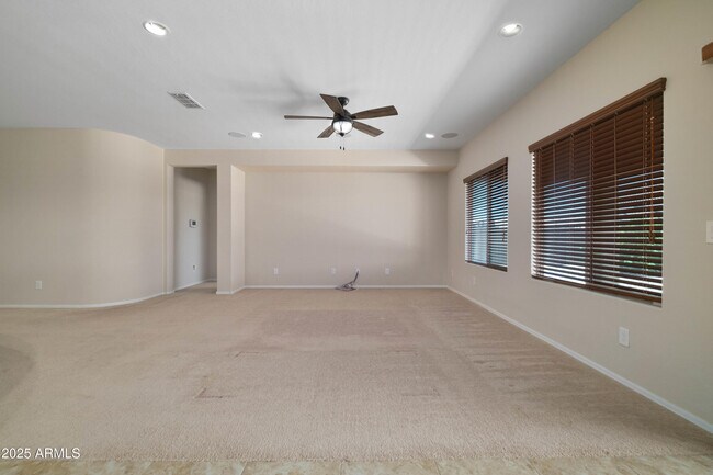 Building Photo - 17555 W Hedgehog Pl