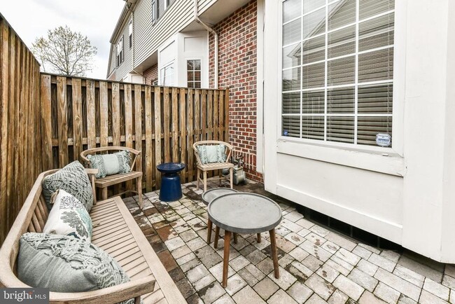 Building Photo - 6109 Madison Crest Ct