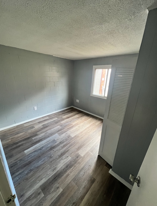 Building Photo - 116 Willow St