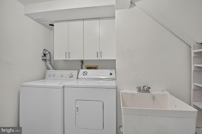Building Photo - 7823 Marion Ln