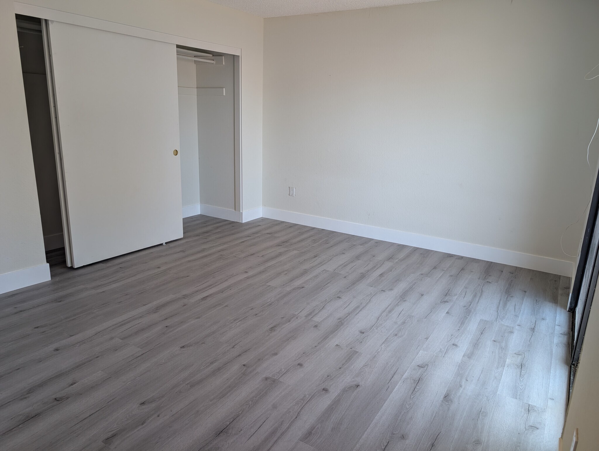 Building Photo - 5166 Dunbar Dr