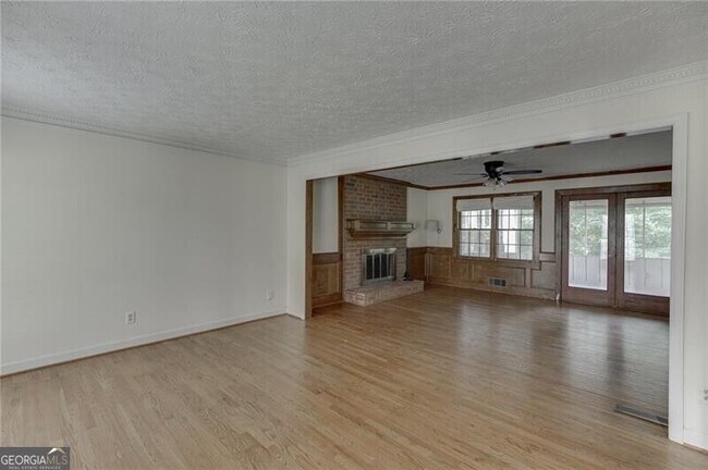Building Photo - 766 Chesterfield Dr