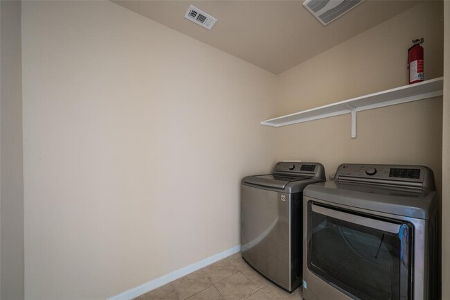Building Photo - 13317 Brahmin Dr