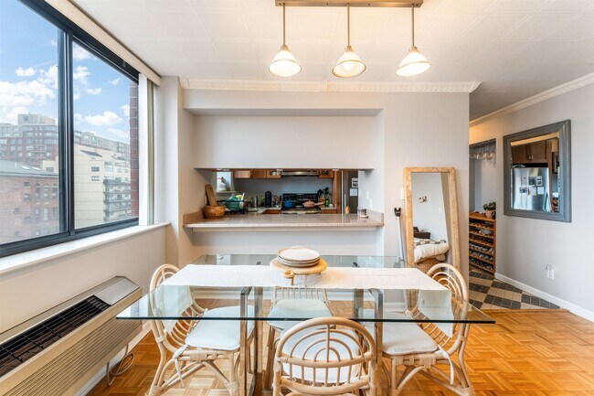 Building Photo - 300 Newark St.