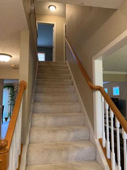 Building Photo - 11005 N Waterton