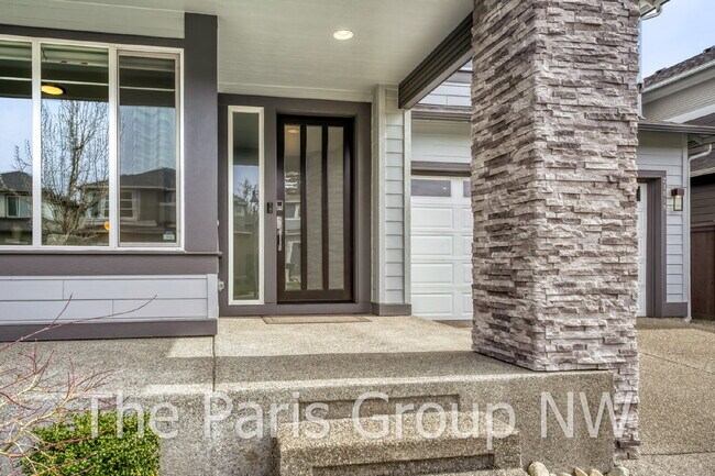 Building Photo - Luxury MainVue Maple Valley Home * UPGRADES * Central A/C * Theater Room * Outdoor Fireplace