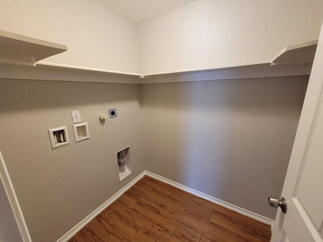 Building Photo - 6123 Flower Meadow