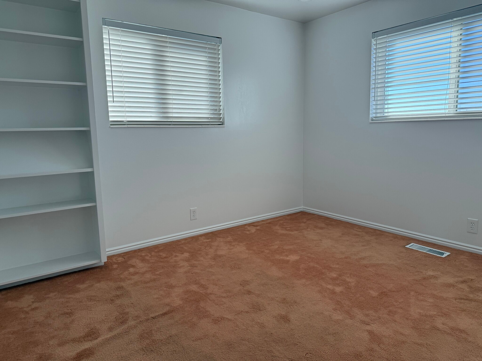 Building Photo - 4719 S Quail Point Rd