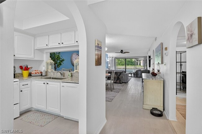 Building Photo - 705 Augusta Blvd