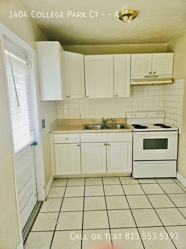 Building Photo - 1404 College Park Ct
