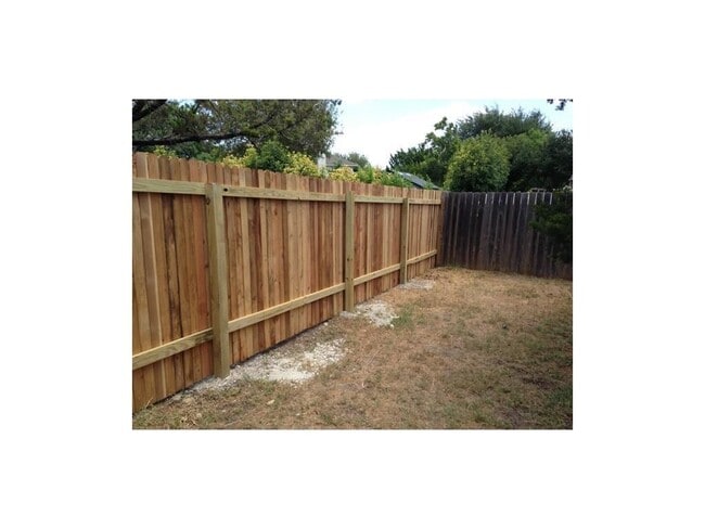 Building Photo - 1502 Carriage Hills Trail