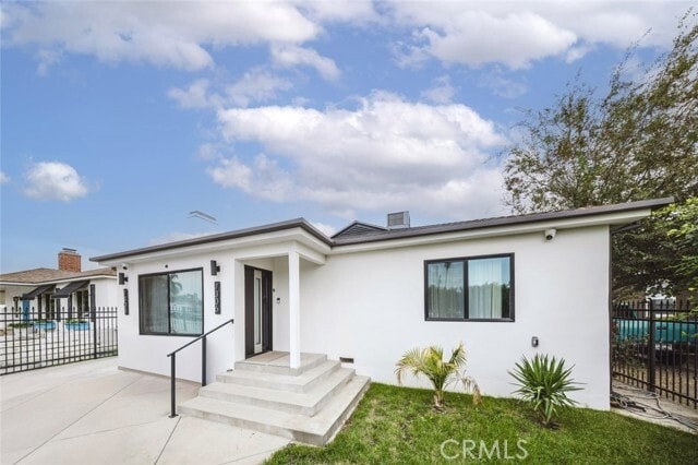 Building Photo - 7306 Farmdale Ave