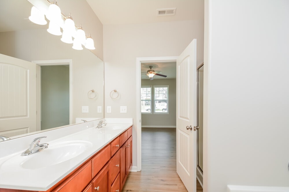 Building Photo - 238 Grovemere Ln