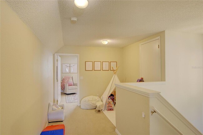 Building Photo - 963 Cherry Valley Way