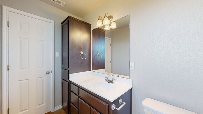 Building Photo - 2904 Starlight Dr