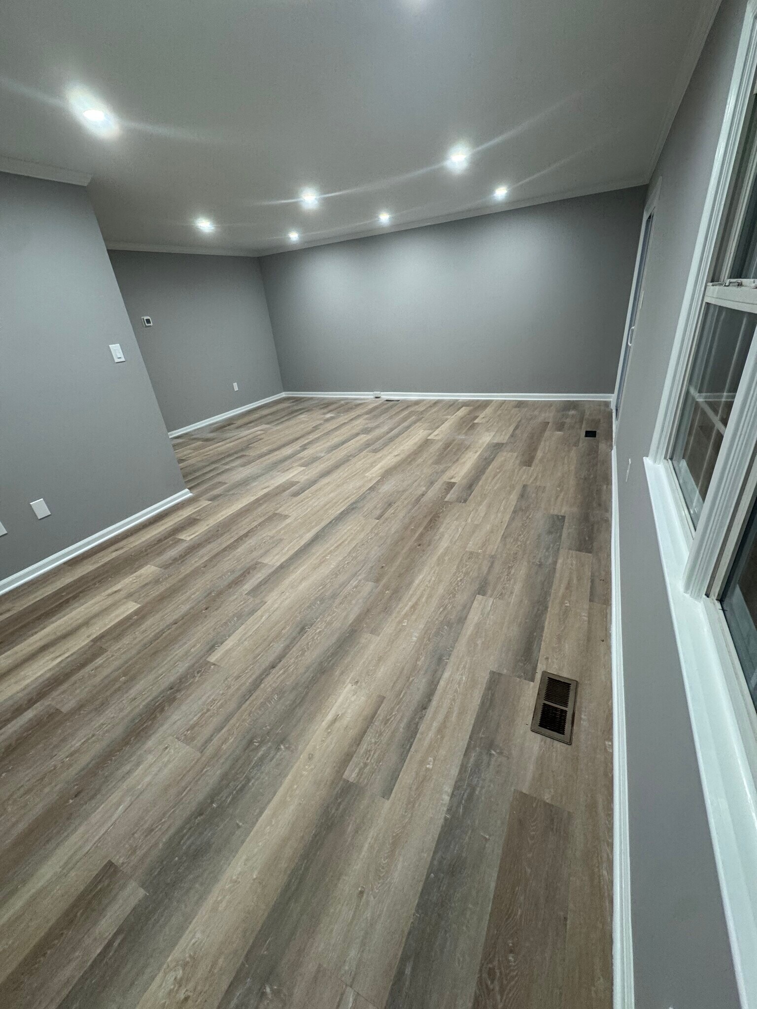 Basement salon - 10234 Heron Pond Ter
