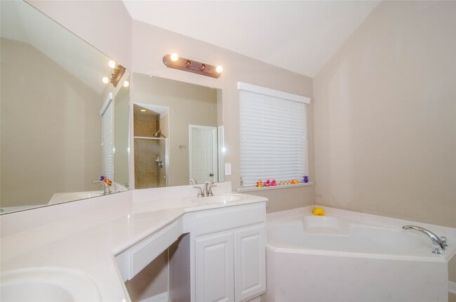 Building Photo - 26610 Heatherbriar Ln