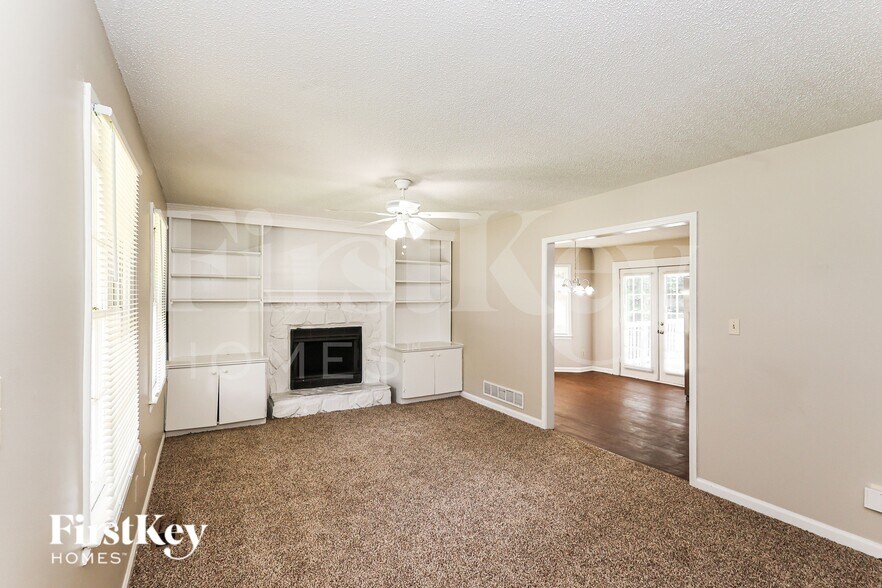 Building Photo - 1775 Independence Dr