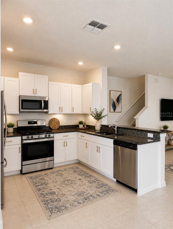 Building Photo - 8212 Crescent Oaks Dr
