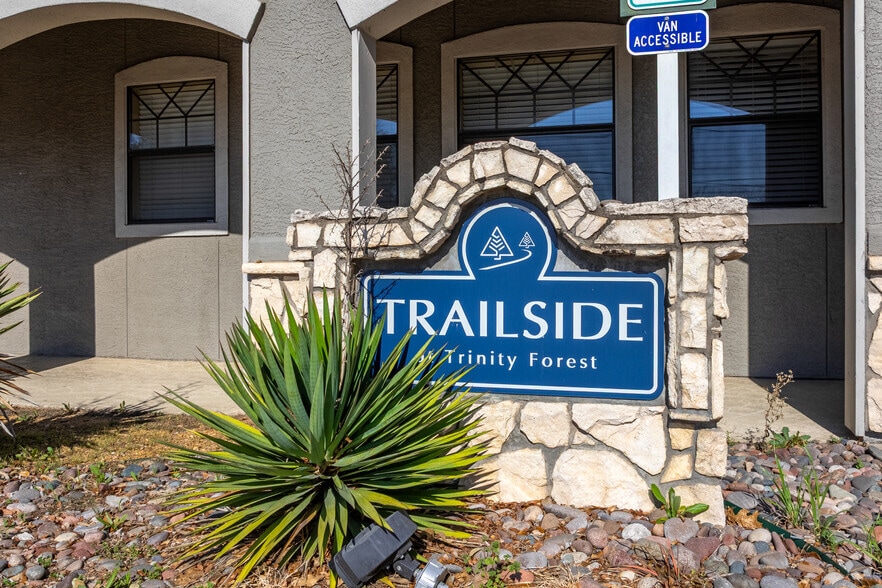 Signage - Trailside at Trinity Forest