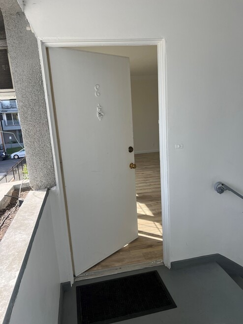 Building Photo - 12233 Vanowen St