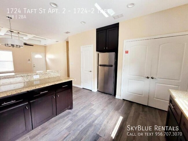 Building Photo - 1724 Taft St