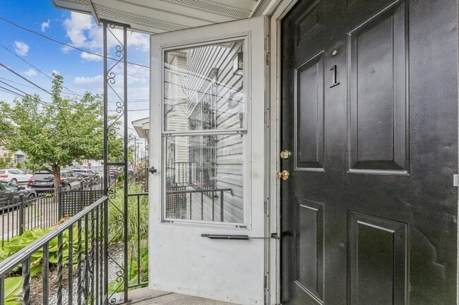 Building Photo - 260 Randolph Ave