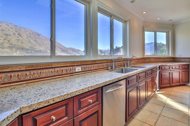 Building Photo - MOVE-IN READY, Bell Canyon 4BR w/views + o...