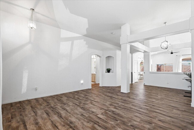 Building Photo - 4414 E Villa Rita Dr