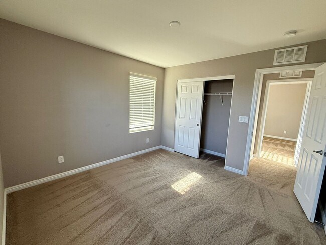 Building Photo - Beautiful home located in Summerlin North