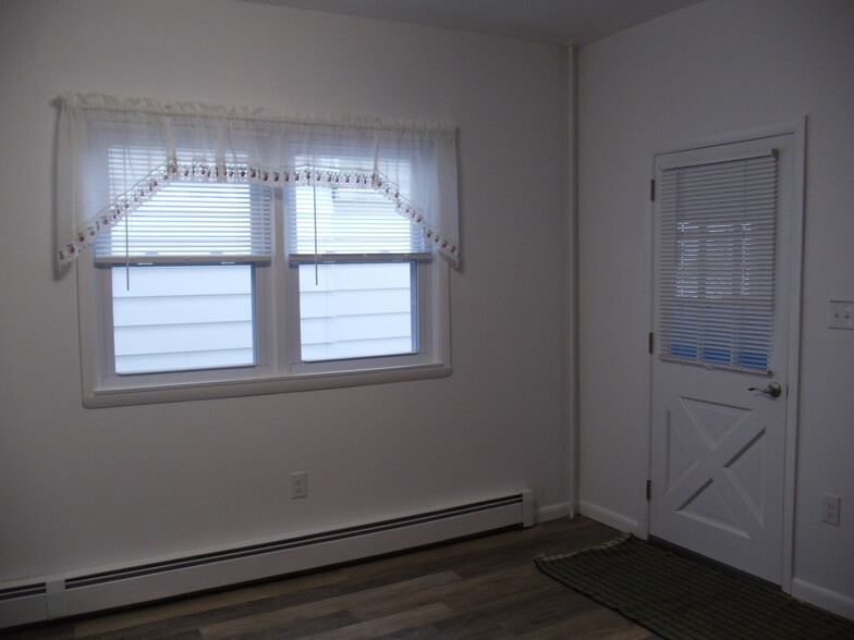 kitchen - 376 Miller St