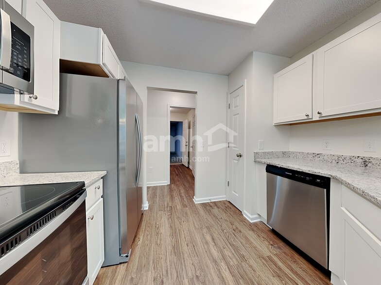 Building Photo - 159 Arbor Village Dr